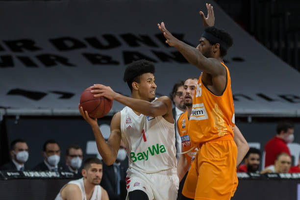 对方多名防 对方多名防